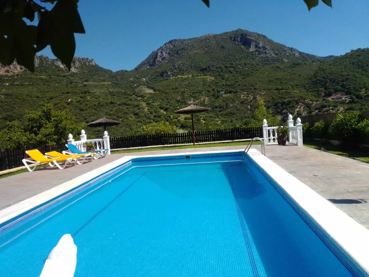 Casa rural con piscina en la sierra de Cádiz: El Paraíso del Relax